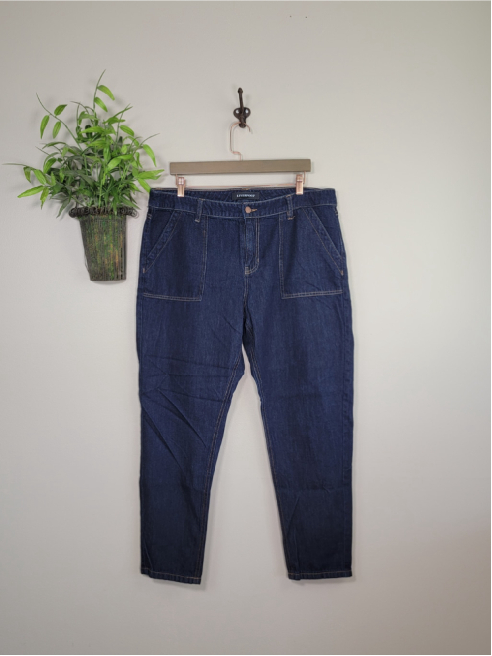 Liverpool 14 Mom Jeans High Rise Tapered Leg Dark Indigo Rinse Relaxed 90s Retro